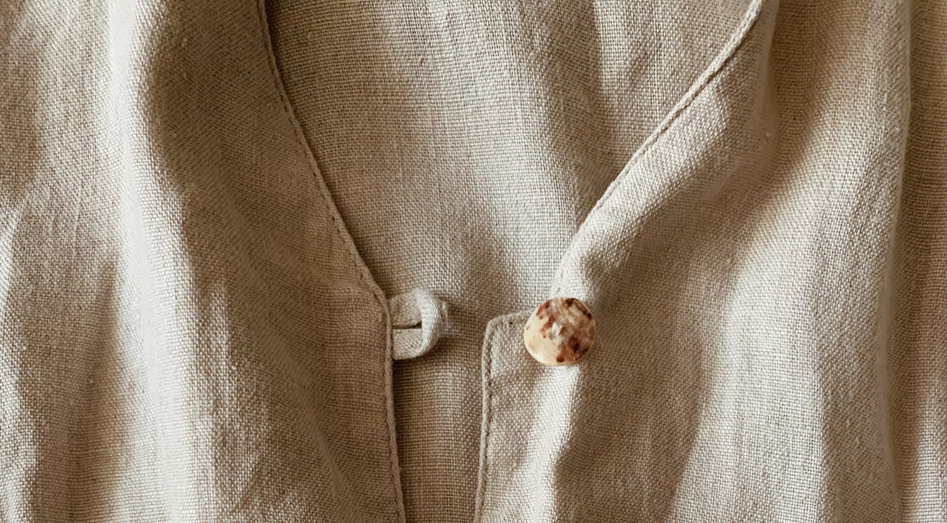 Ubrania i dodatki szyte ręcznie w Polsce